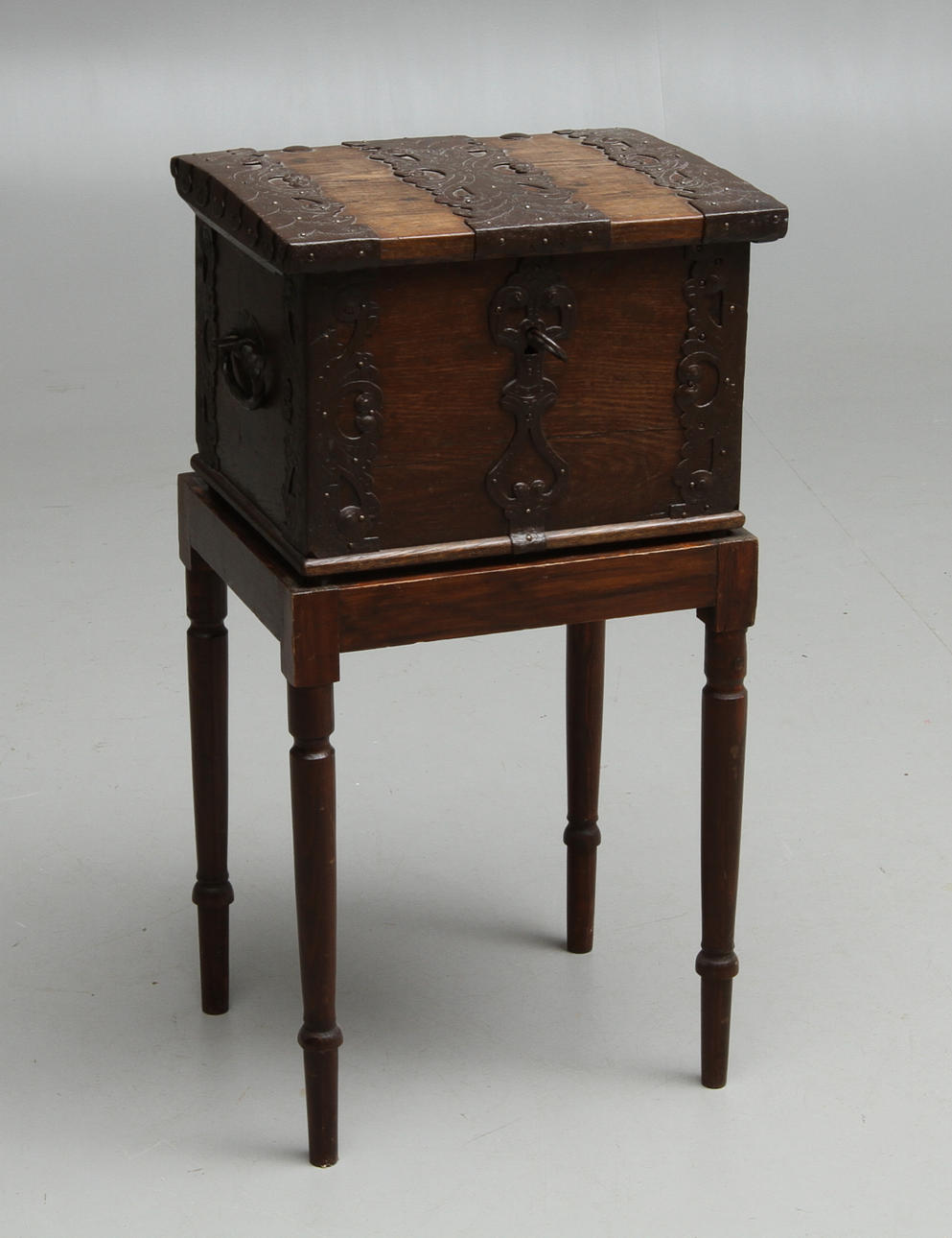 SKRIN på senare benställning, barock, 1700-tal.