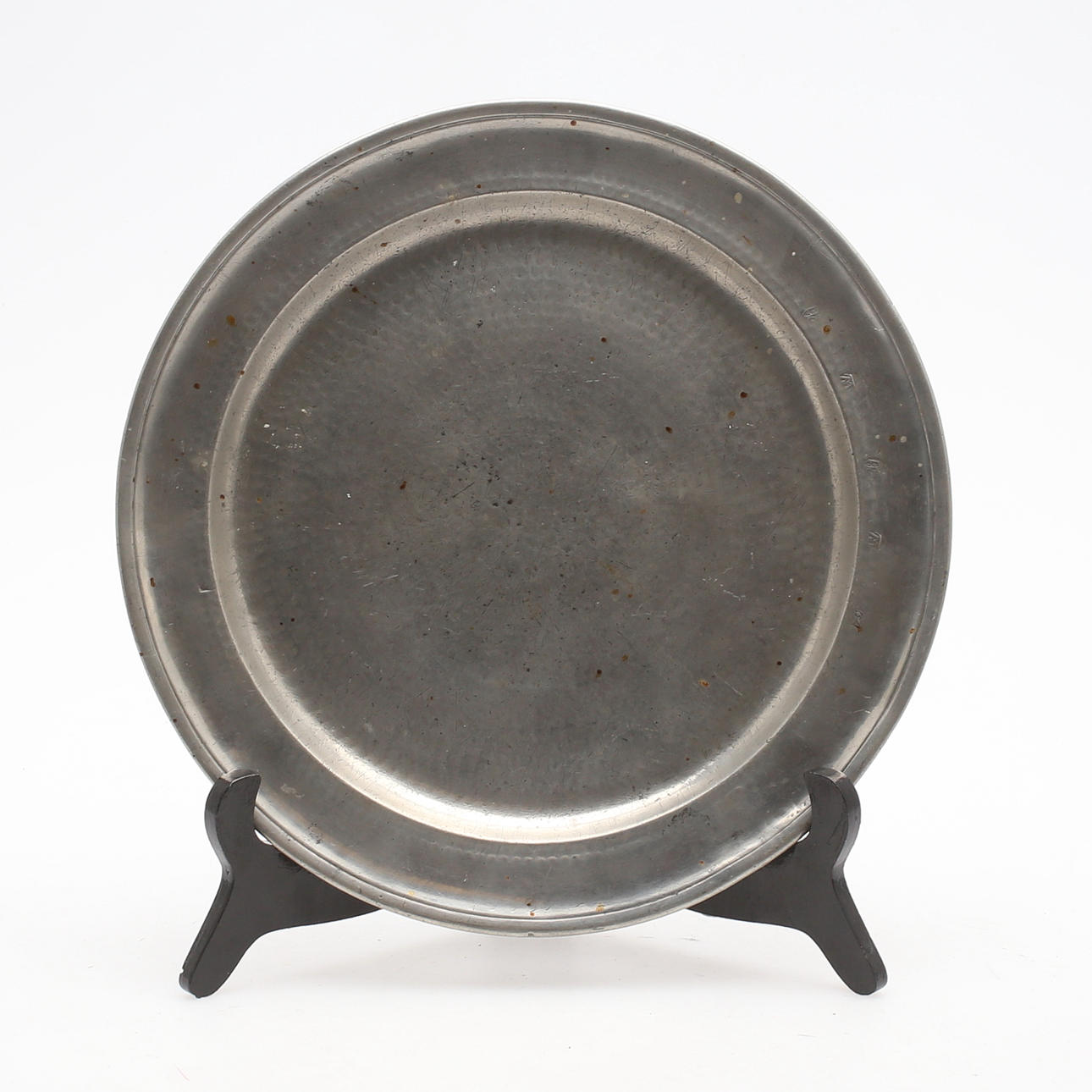 TALLRIK, tenn, bär datering 1837.