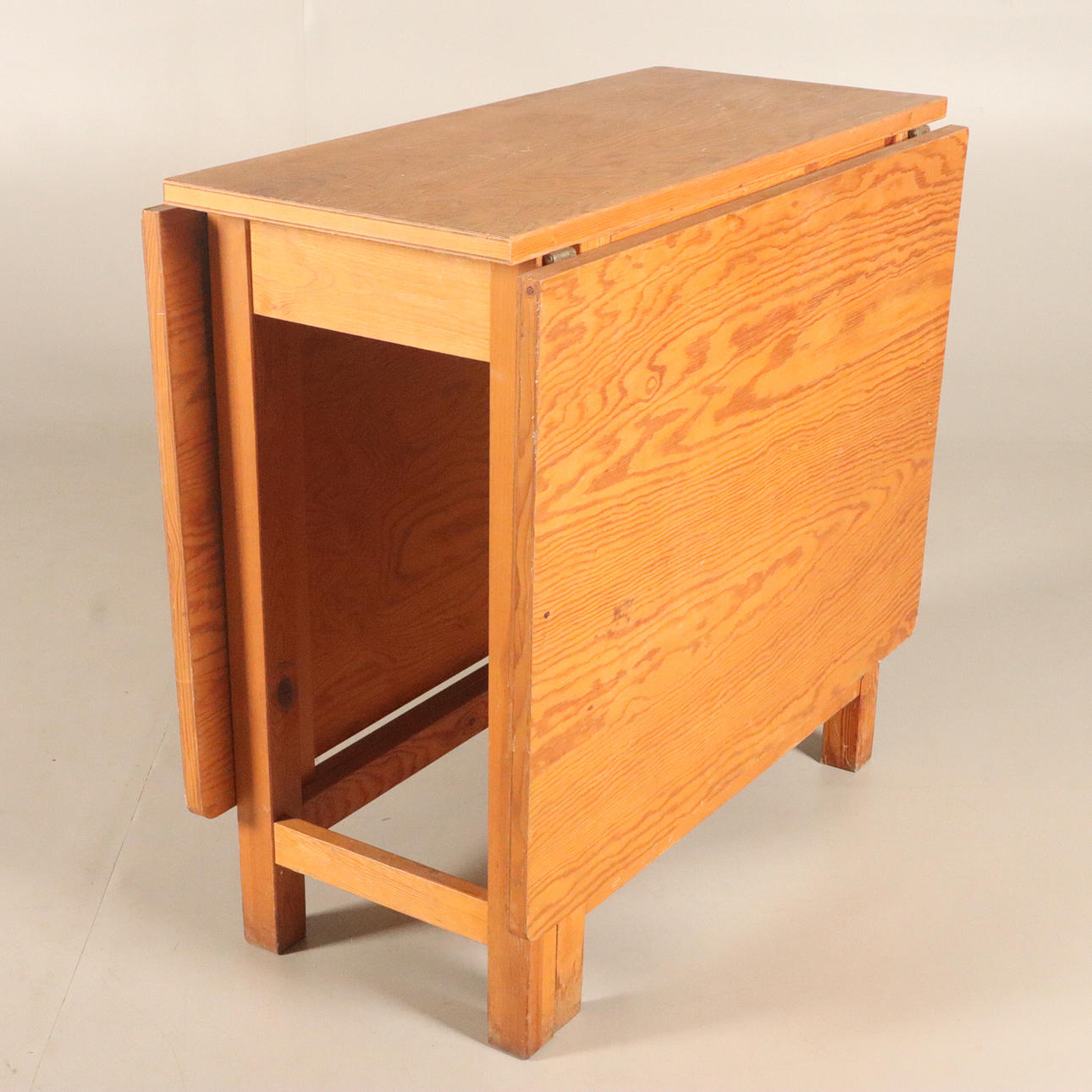 PUNCH TABLE, pine.
