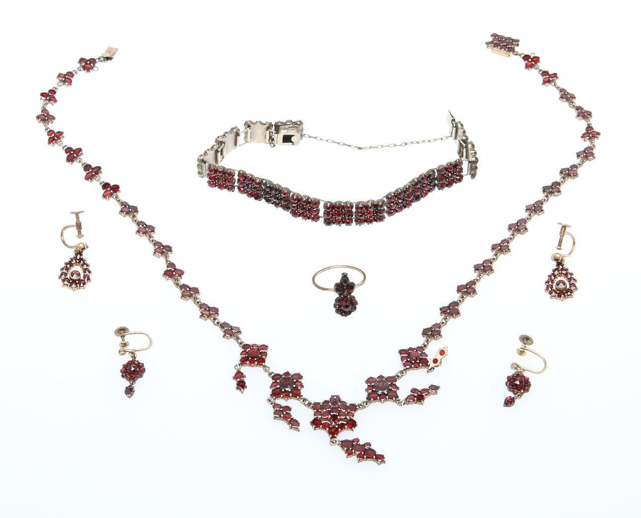 SMYCKESET, 5 delar, förgylld mässing med granater.