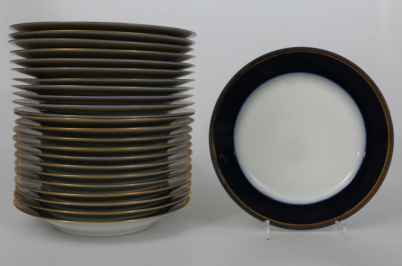 TALLRIKAR, porslin, 24 stycken, Limoges, Frankrike.