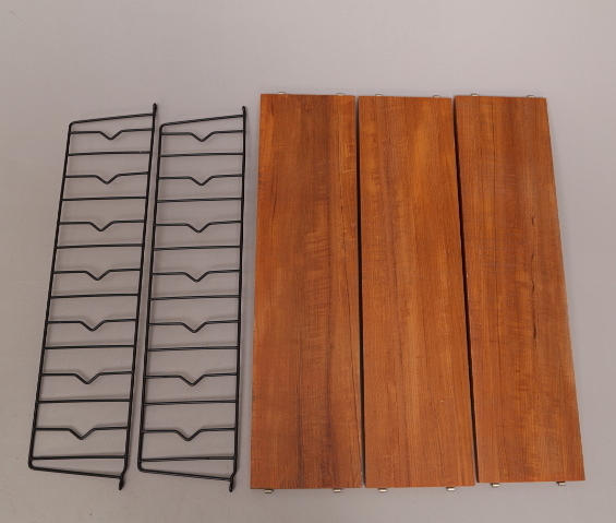 VÄGGHYLLA / Stringhylla, 3 hyllplan, teak, 1900-tal.