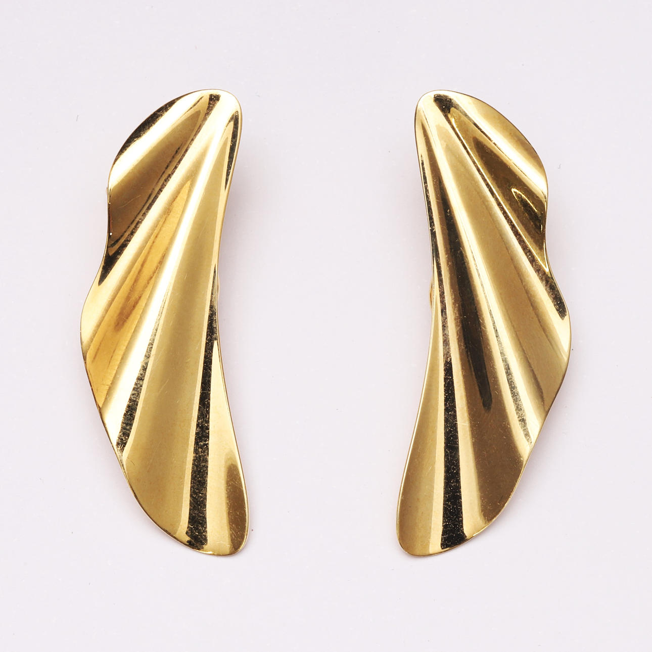 ELSA PERETTI. PARA TIFFANY & Co. PENDIENTES MODELO HIGH TIDE.