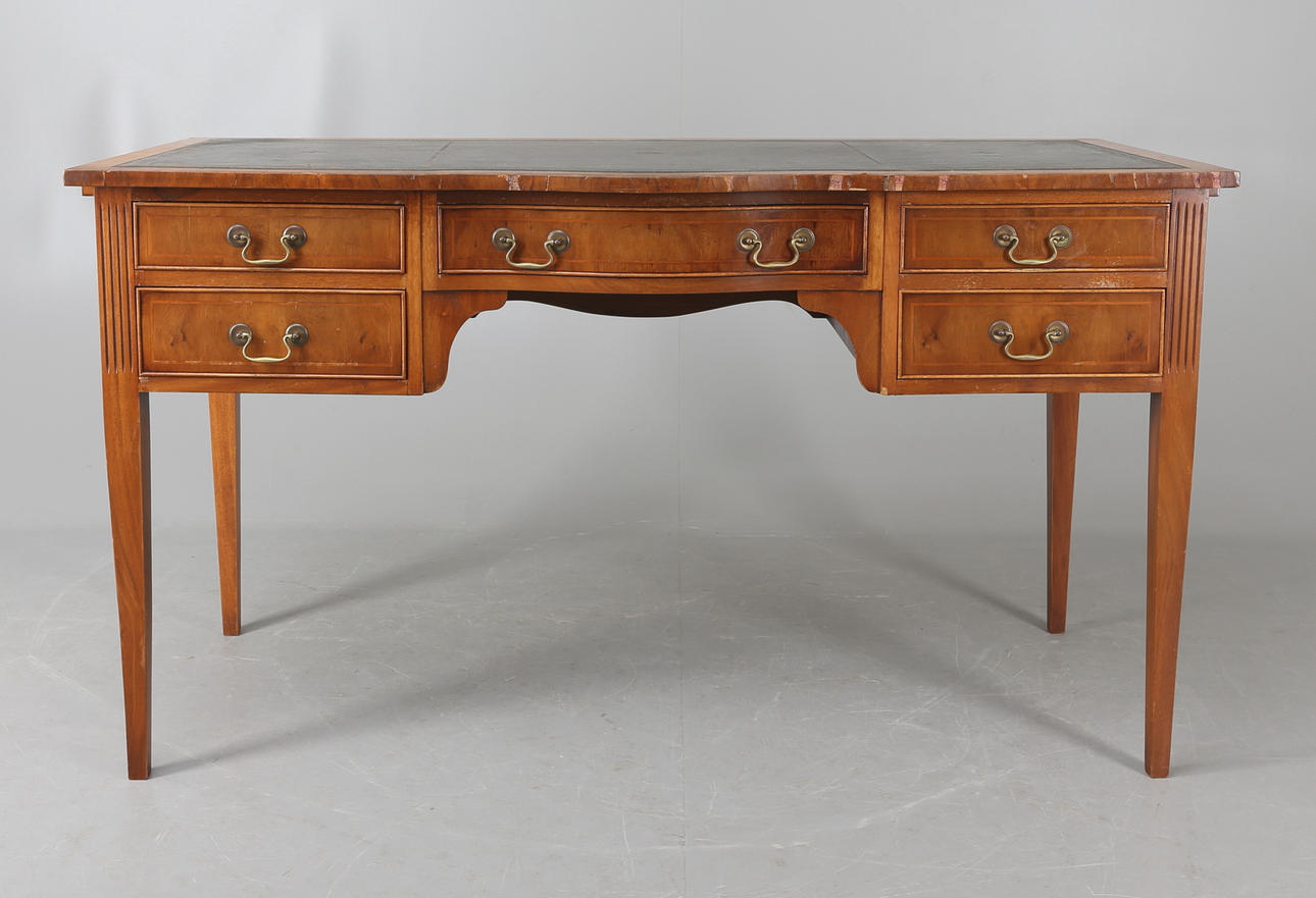 SKRIVBORD, engelsk stil, 1900-tal.