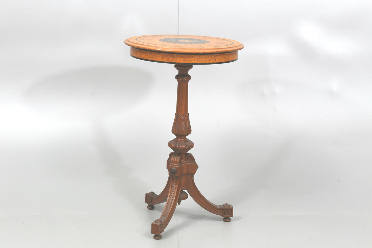 BORD, olika träslag, pelarfot, 1800-1900-tal.