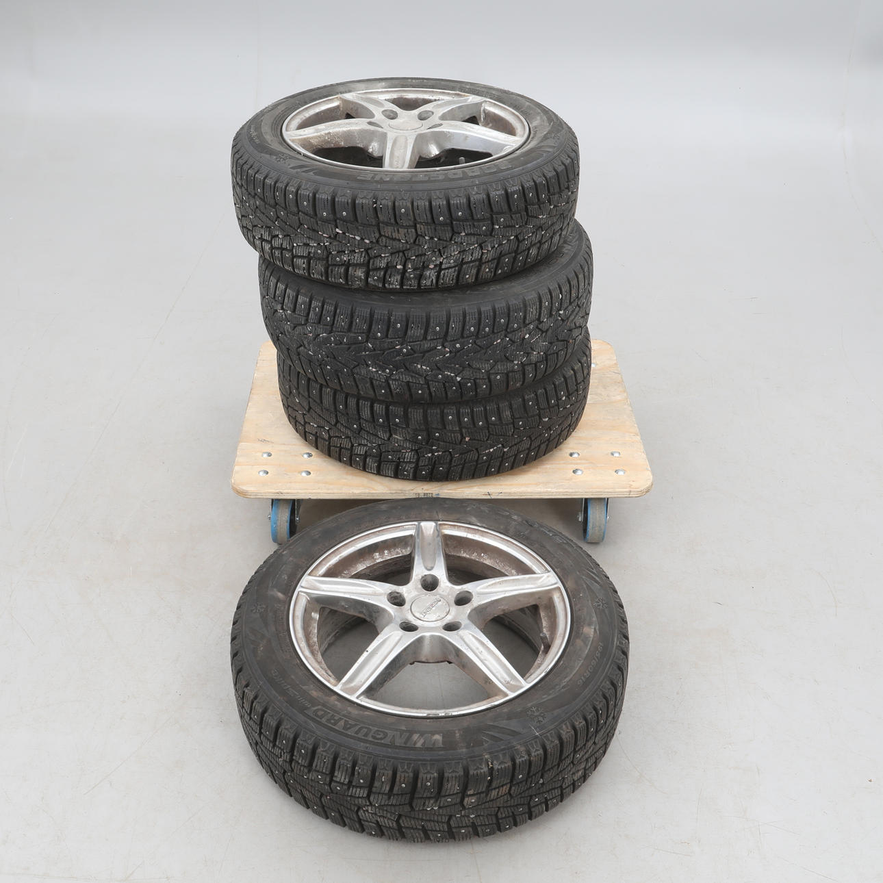FOUR WINTER TYRES, roadstone 195/60 R16.