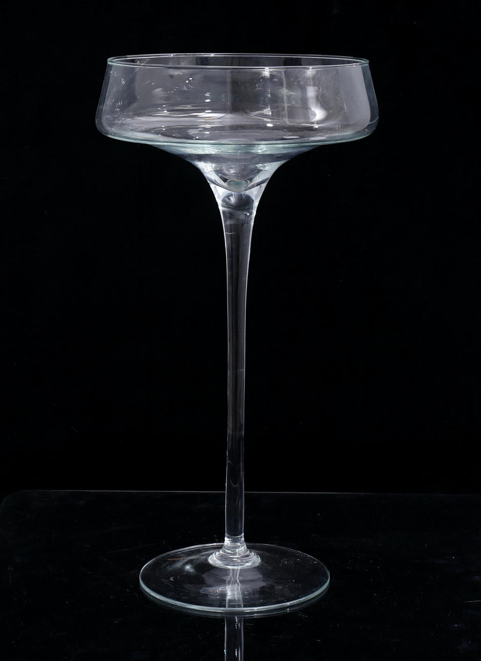 Un jarrón grande de copa de cóctel, Sandra Rich.