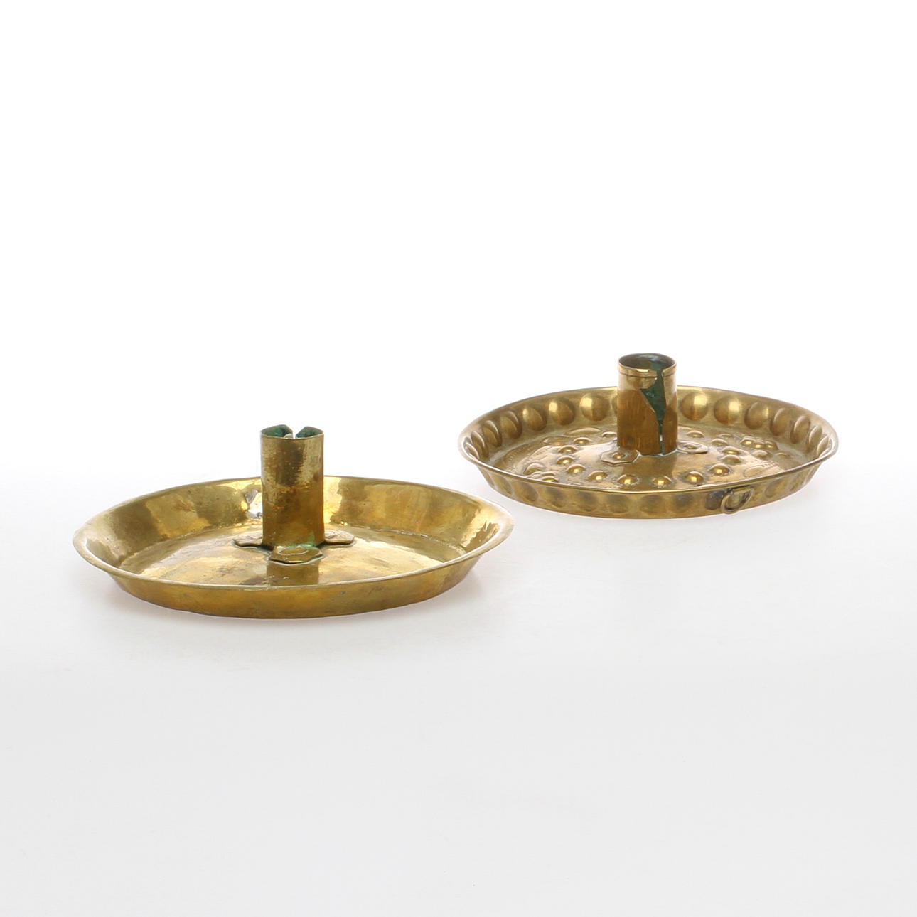 LJUSPLÅTAR 2 st, mässing, 1700/1800-tal.