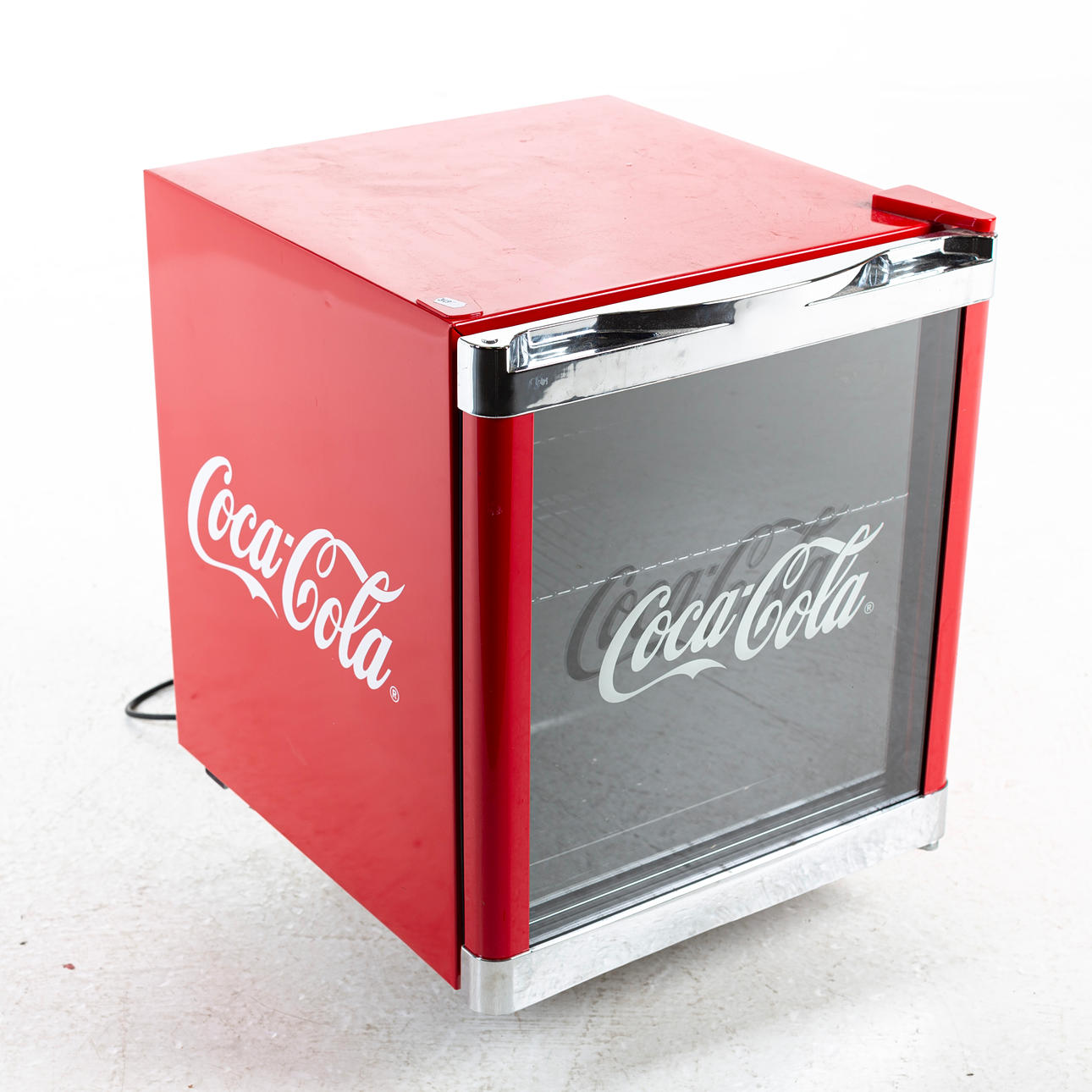 KØLESKAB, „CoolCube/Coca Cola“, Scandomestic, 21. århundrede.