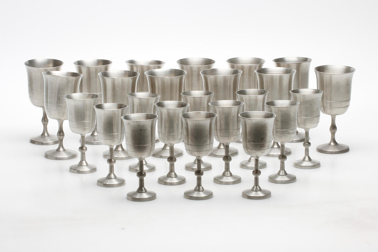 VINGLAS, tenn. 24 delar. Norge, 1900-tal.