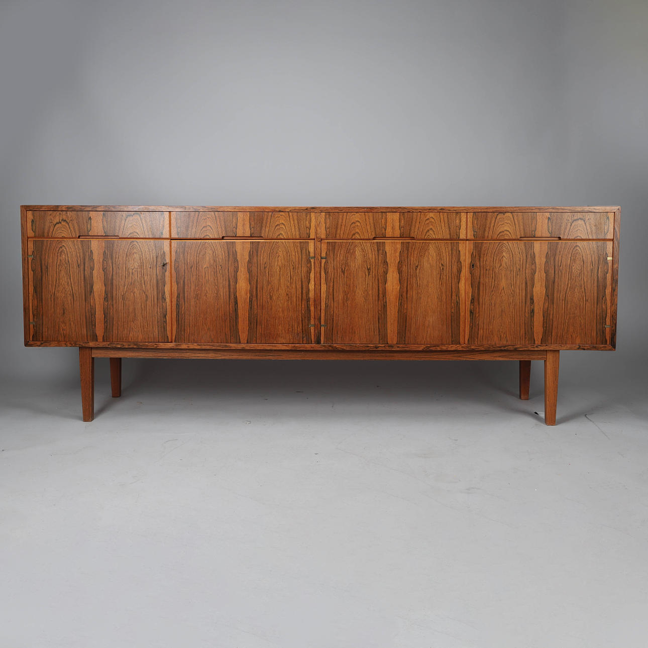 SIDEBOARD, palisander, Åsljunga Möbelfabrik, 1900-talets andra hälft.