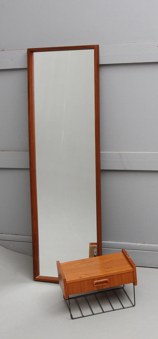 SPEGEL, teak, Nyge Verken, VÄGGKONSOL, med låda, 1900-talets andra hälft.