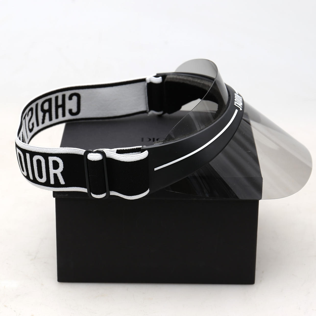 DIOR. J'adior “DiorClub 1" visor.
