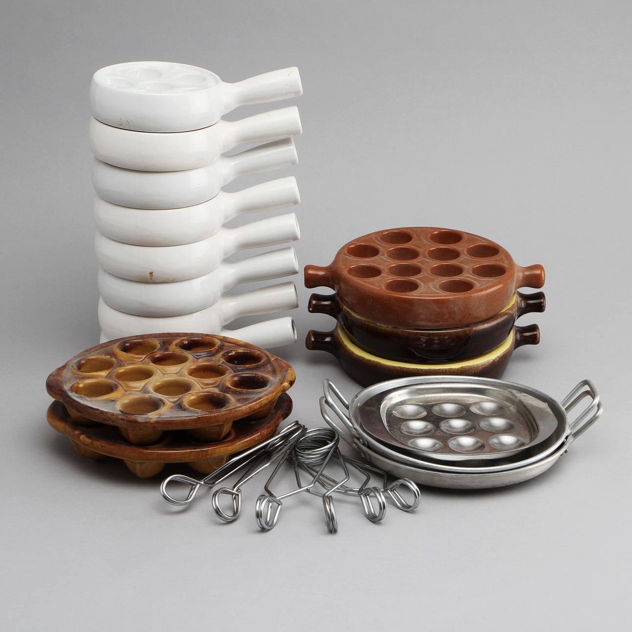 SNIGELFORMAR, 15 st samt TÄNGER, 6 st.