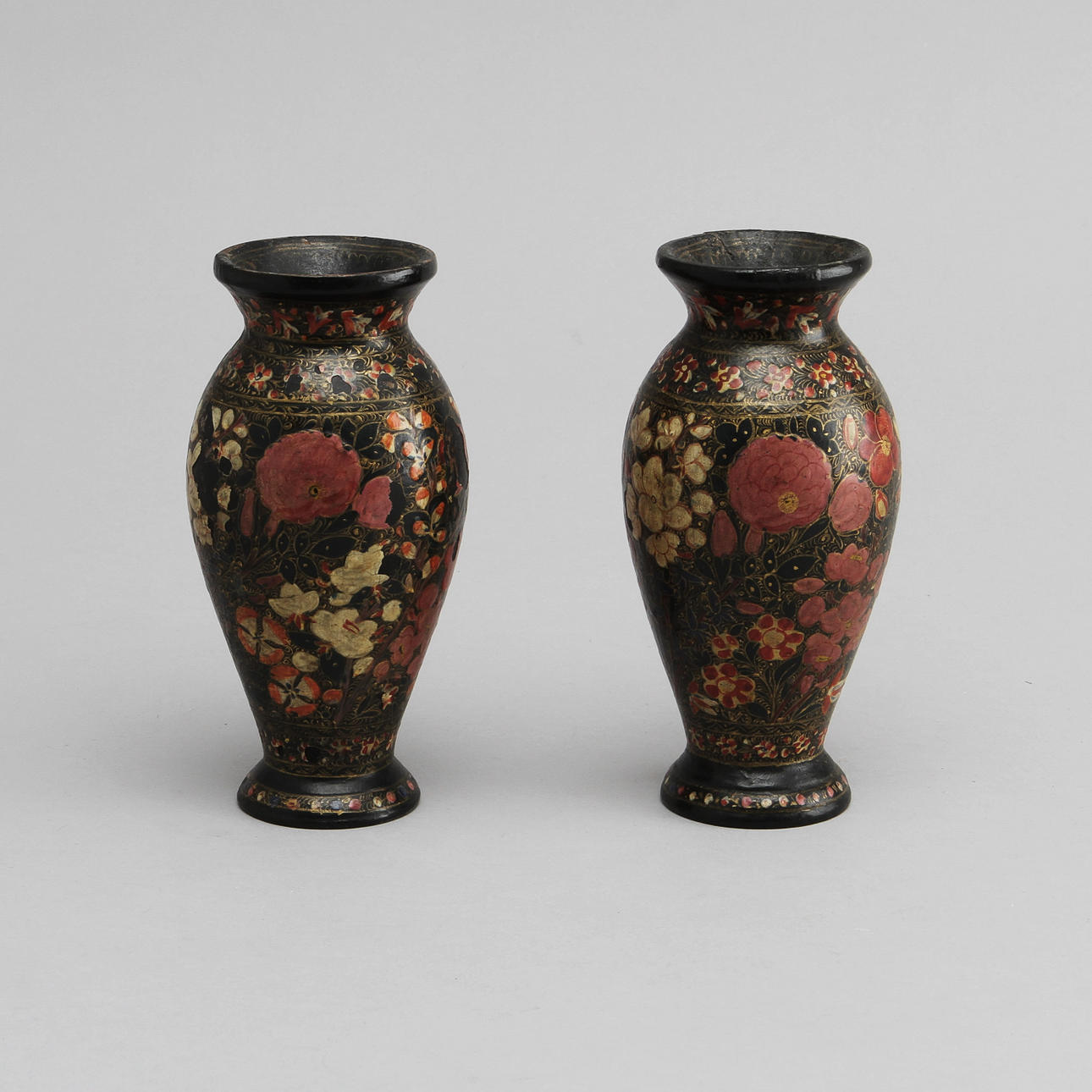 BORDSVASER, ett par, 1800/1900-tal.