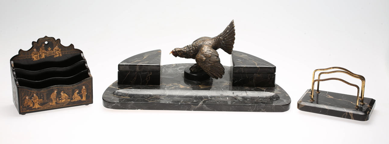 SKRIVSET, 3 delar, marmor och trä, 1900-tal.