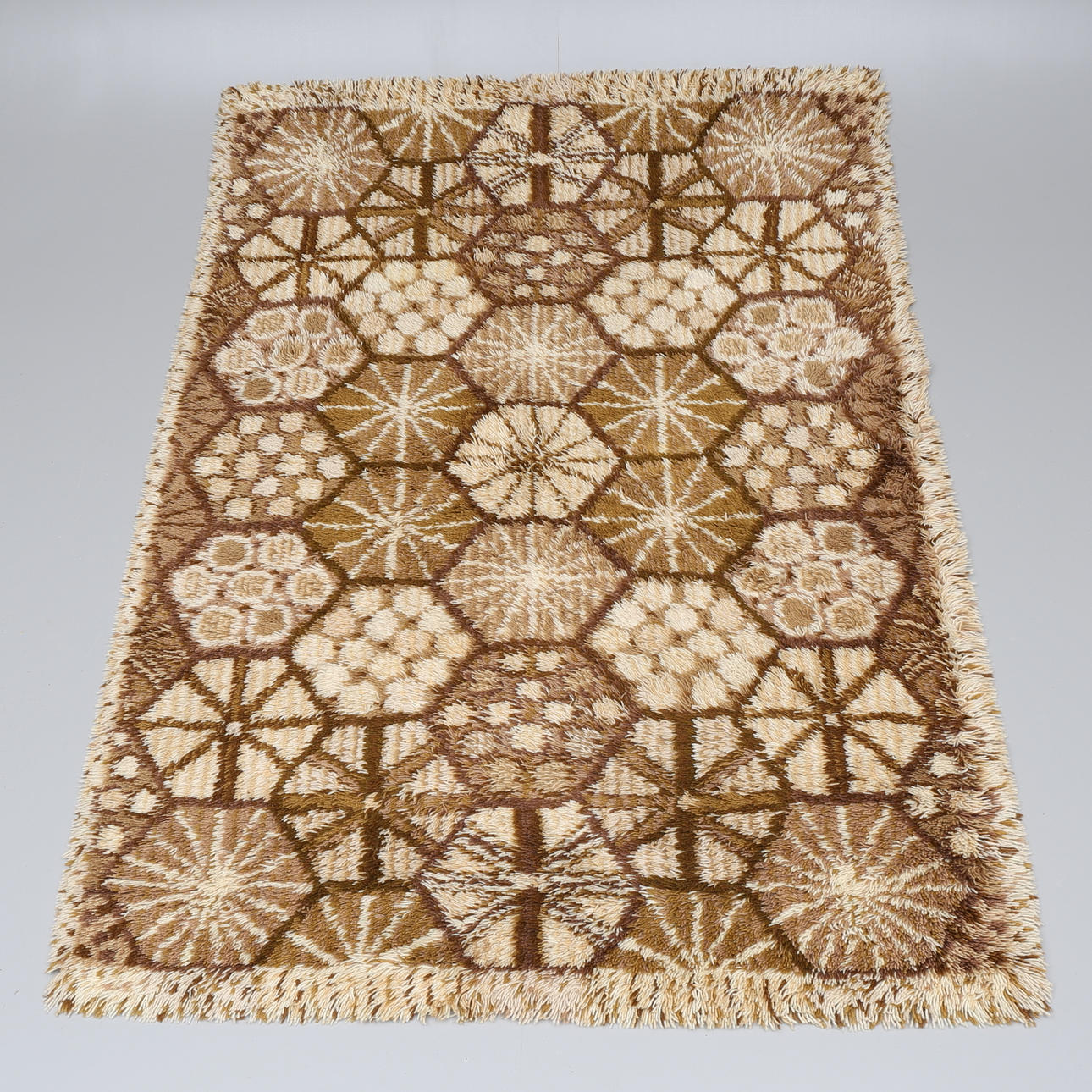 RYAMATTA, 1900-talets andra hälft, 190 x 138 cm.