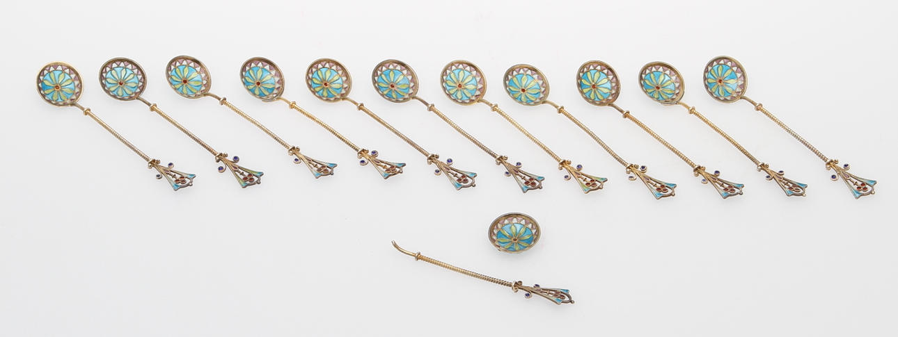 SKEDAR, 12 st, metall och glas. Sannolikt Ryssland.