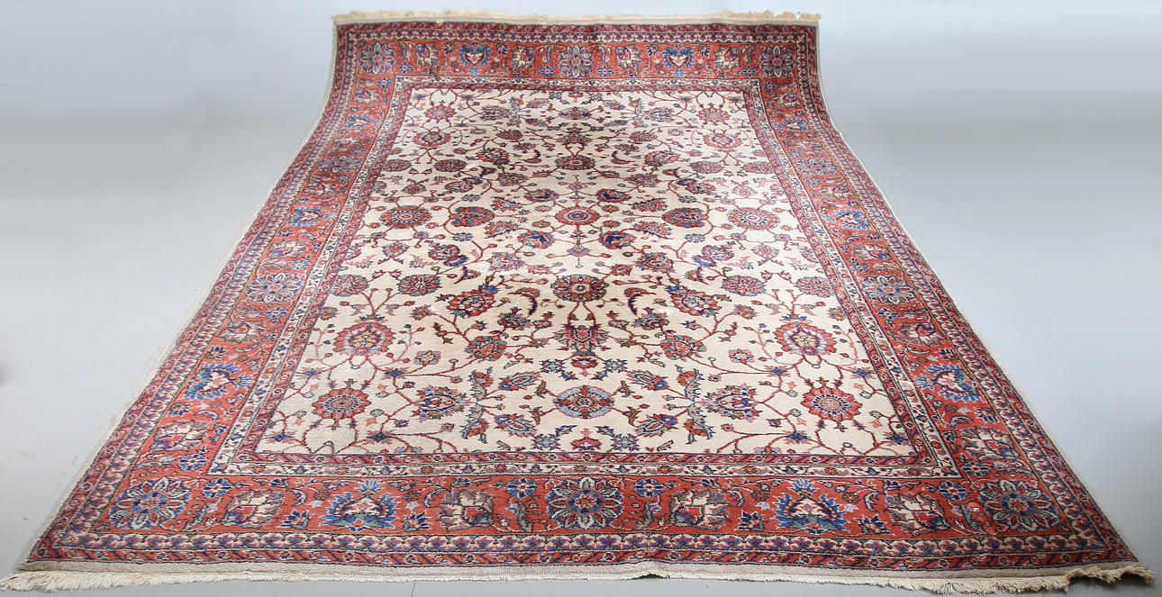 MATTA, old, Täbris, 365 x 265 cm.