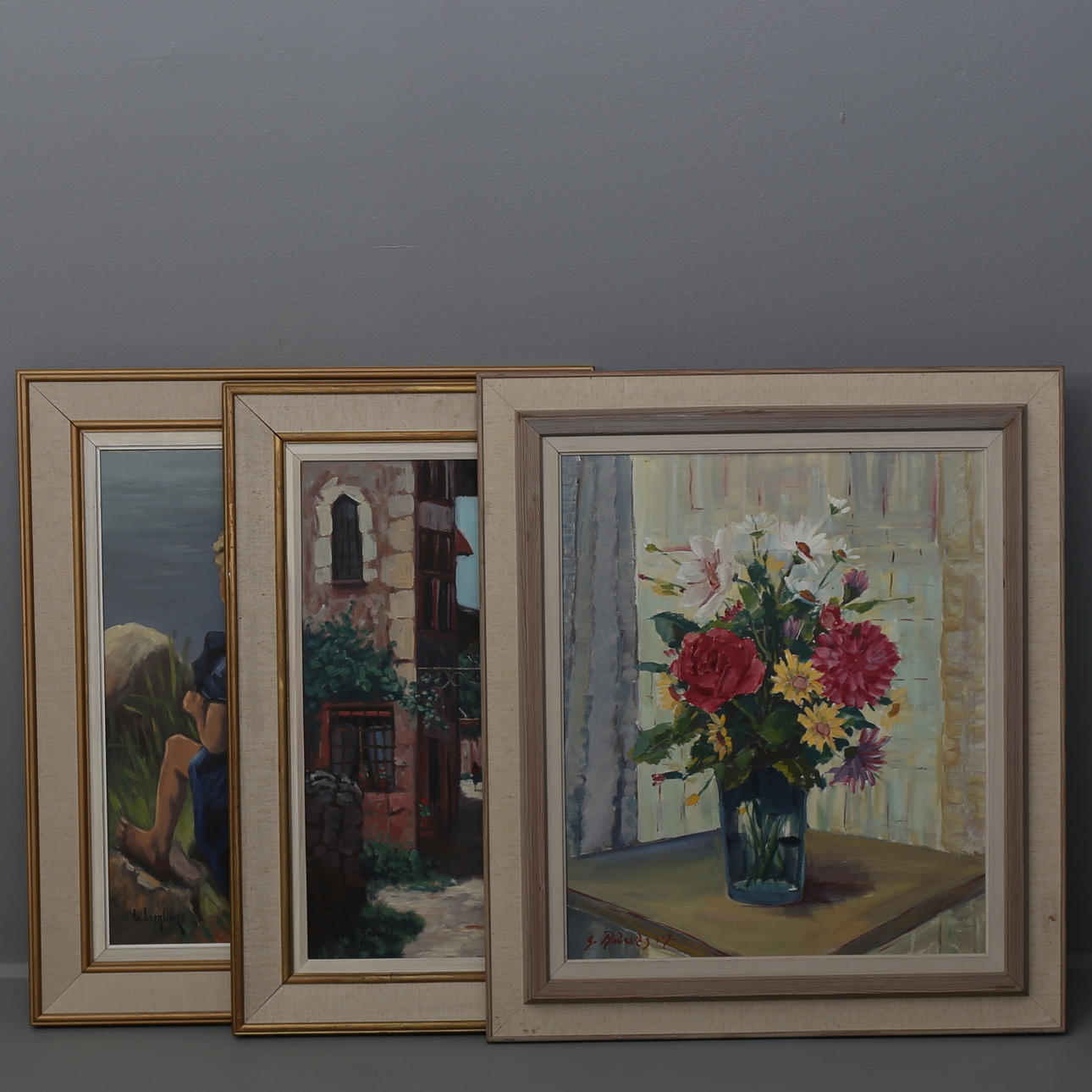 PARTI TAVLOR, 3 st, Stilleben, gatumiljö och barn, oljor på duk/pannå signeade G Roberts, G Svensson.