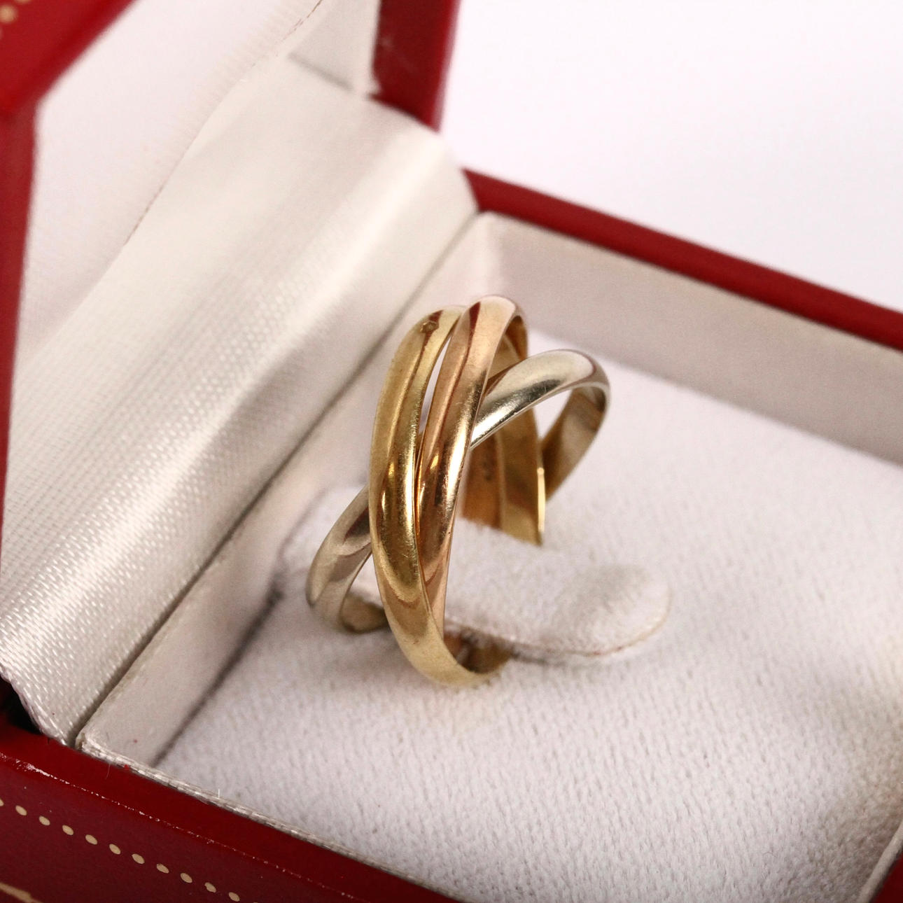 ANILLO, «Trinity» Cartier, oro tricolor de 18 quilates.