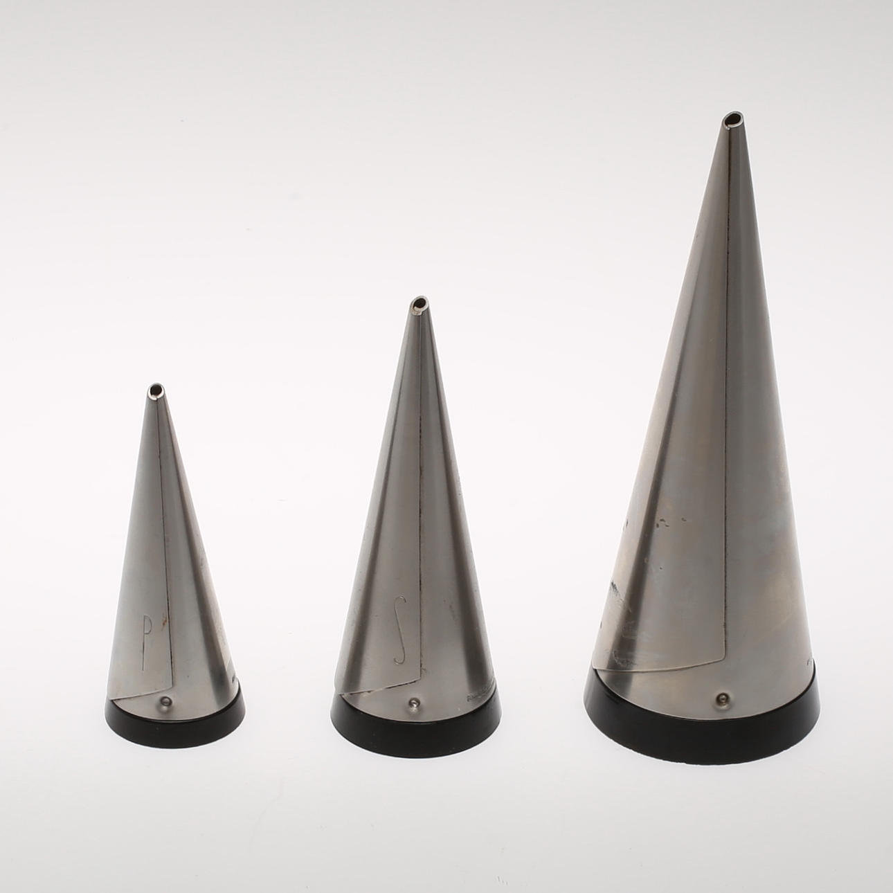 PIERRE FORSELL. Ströare, 3 st, Gense. Metall.