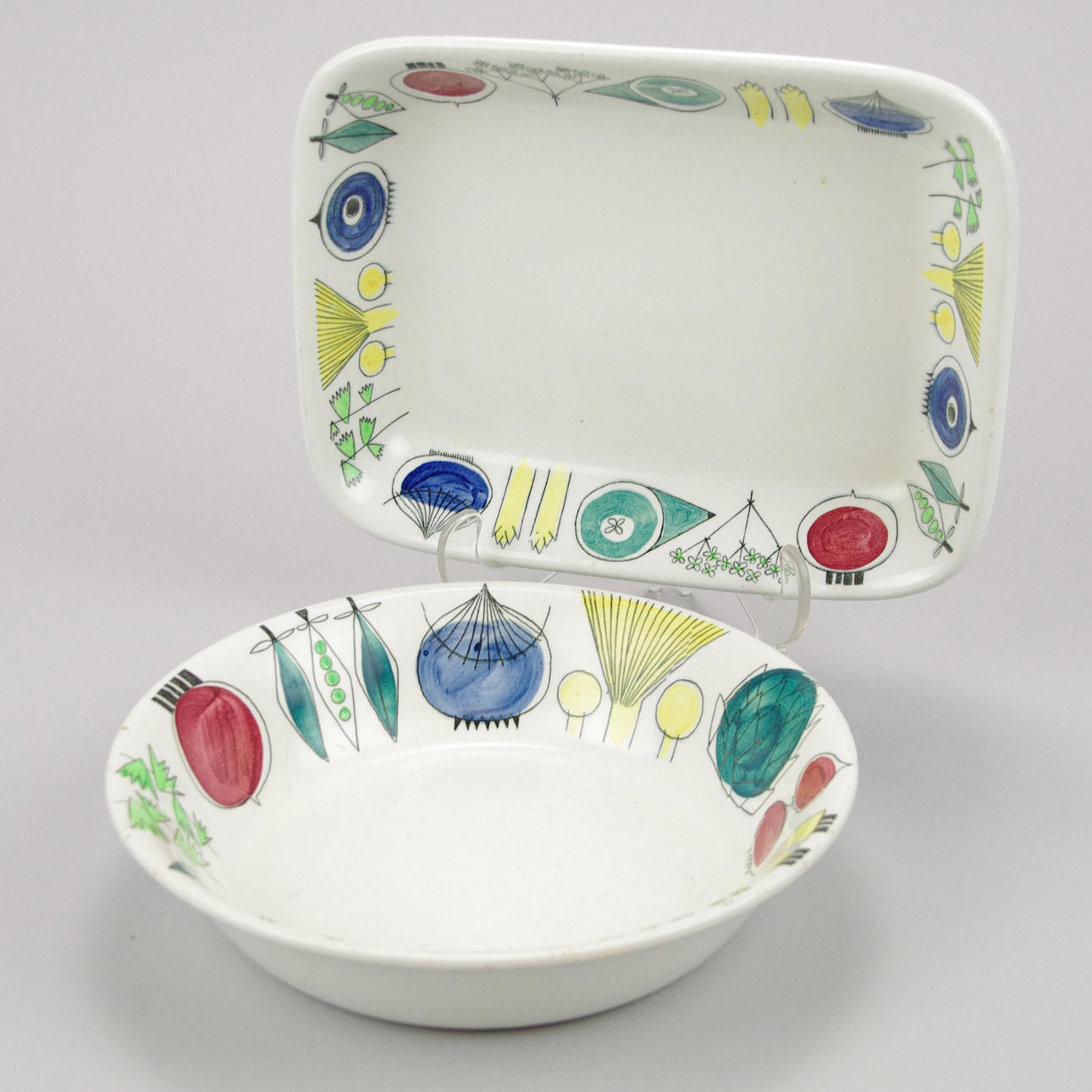 FORMAR, 2 stycken, "Picknick", Rörstrand.