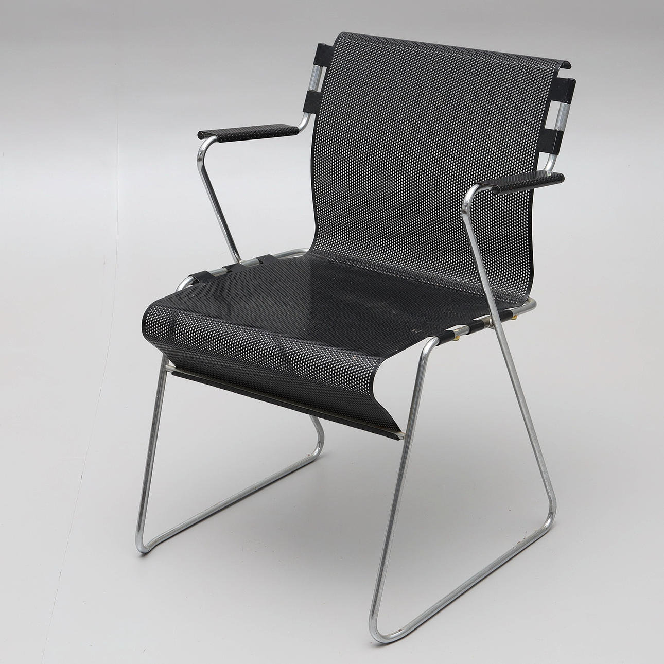 STOL, stål, perforerad sits, 1980-tal.