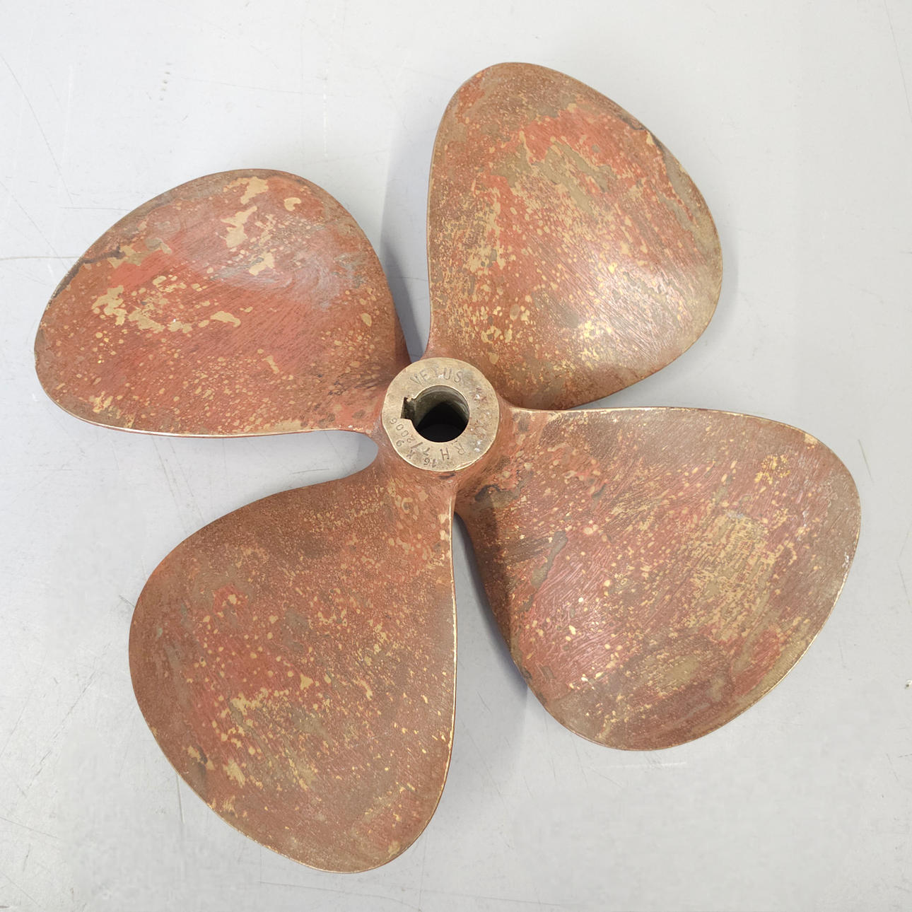 GRAN HÉLICE ANTIGUA EN BRONCE "VETUS".