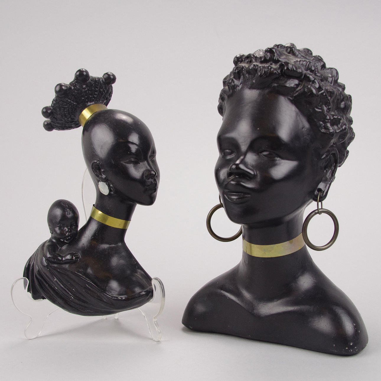 FIGURINER, 2 stycken, gips, 1900-talets mitt.