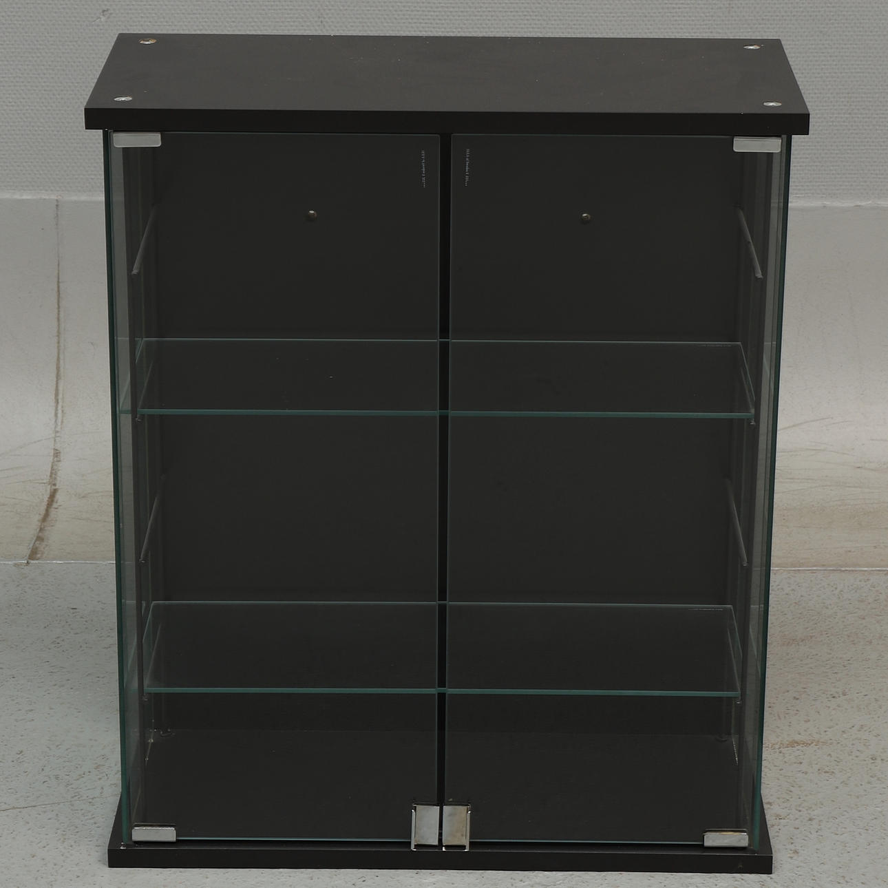 VÆGMONTERET SKAB, IKEA.