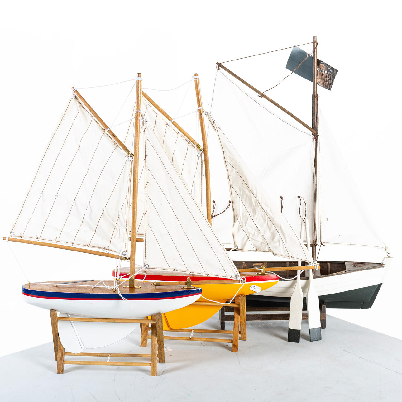 TRÄSKEPP, segelfartyg, 3st.