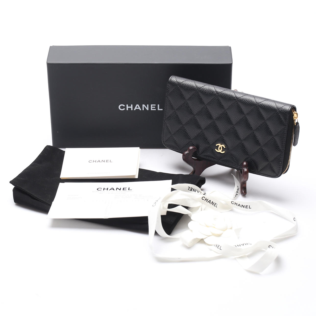 CHANEL, cartera, con recibo y caja.