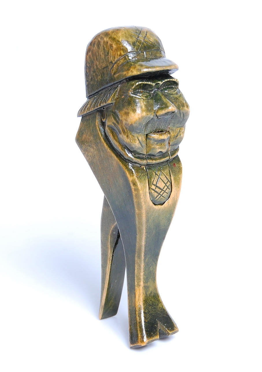 NÖTKNÄCKARE, träskuren.