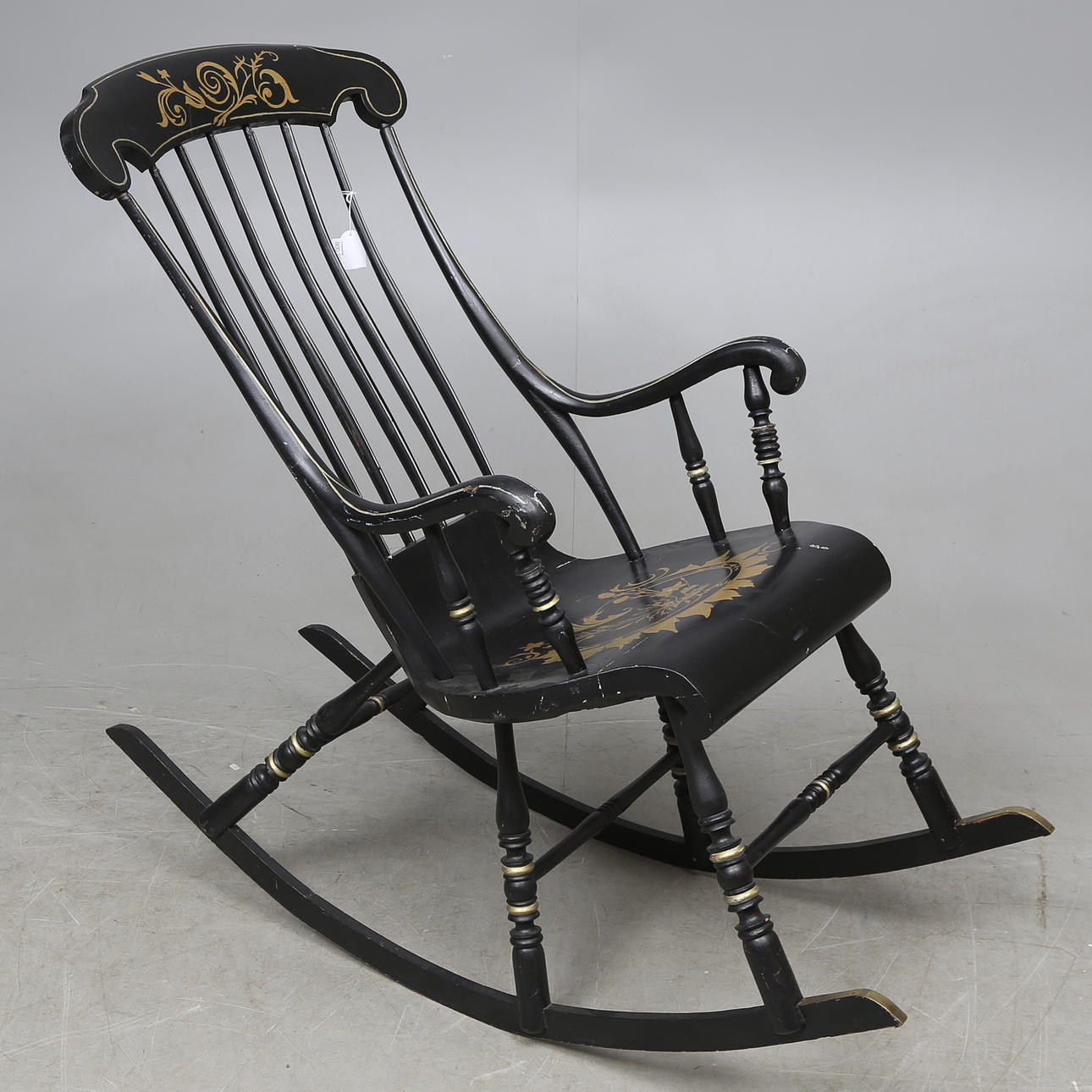 GUNGSTOL, svart med blomdekor, 1800-tal.