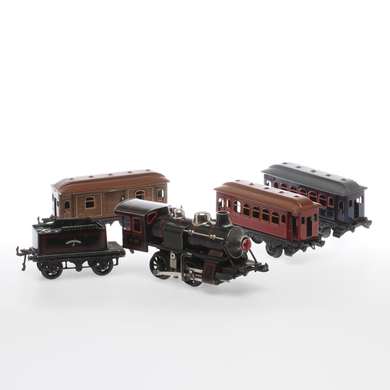 BING elektriskt Ånglok med tre vagnar.