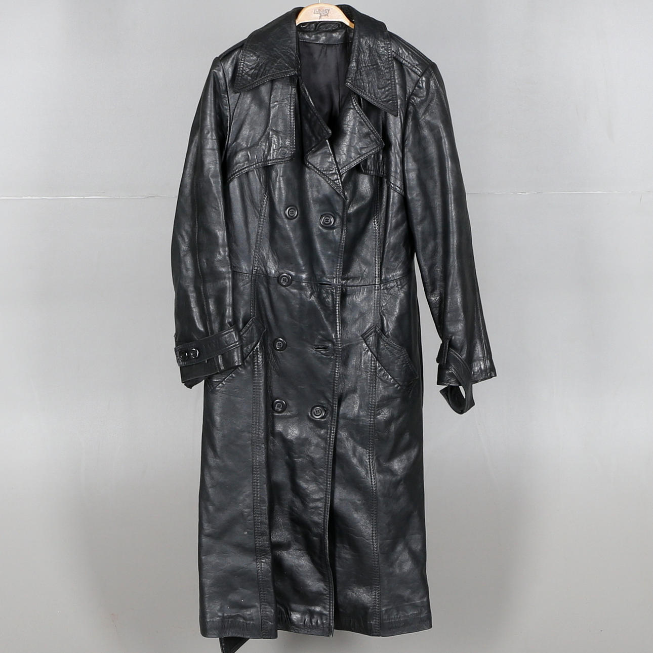 PARTI, 2 st, Damkappa samt jacka, skinn, 1900-talets senare del.