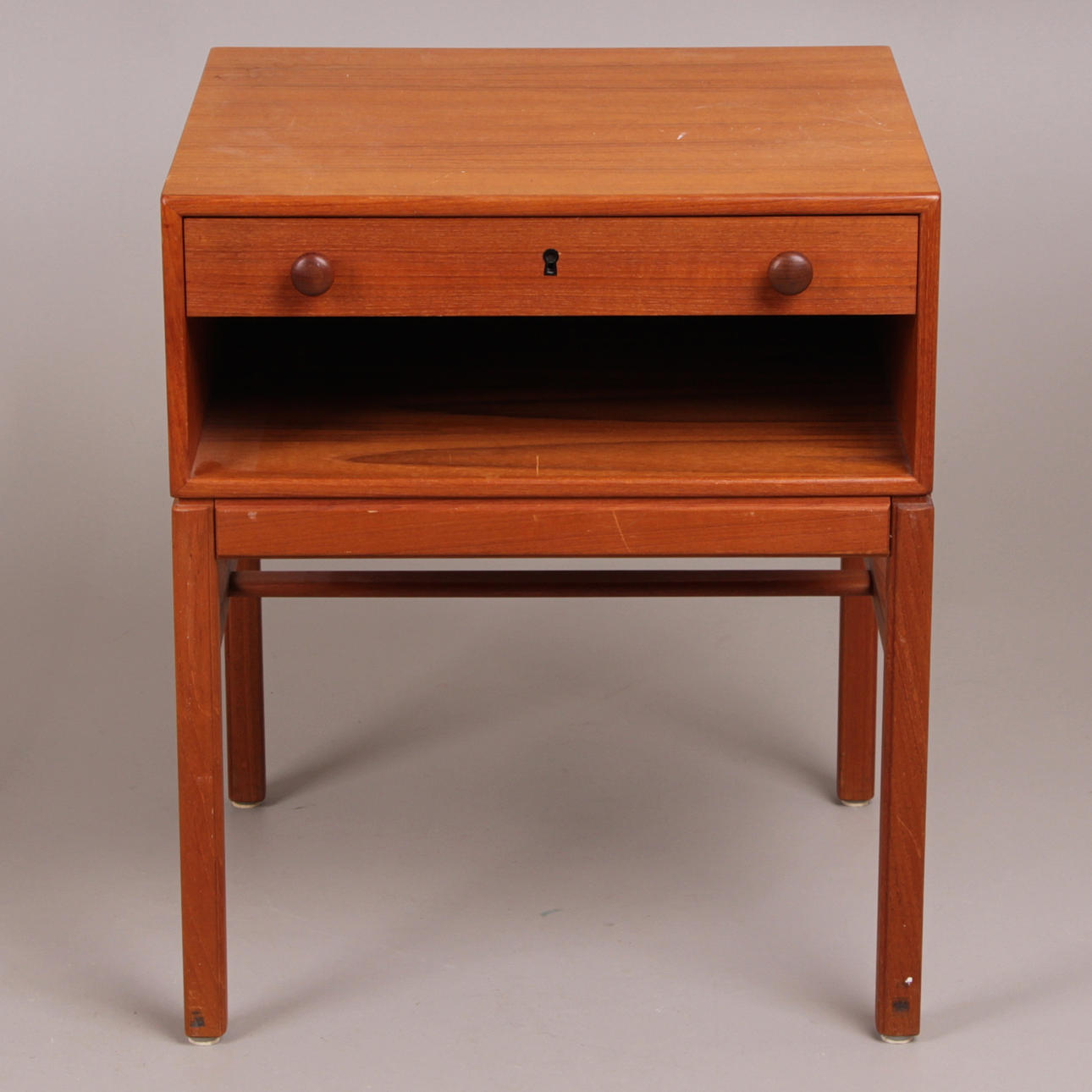 SÄNGBORD, teak, 1900-talets mitt.