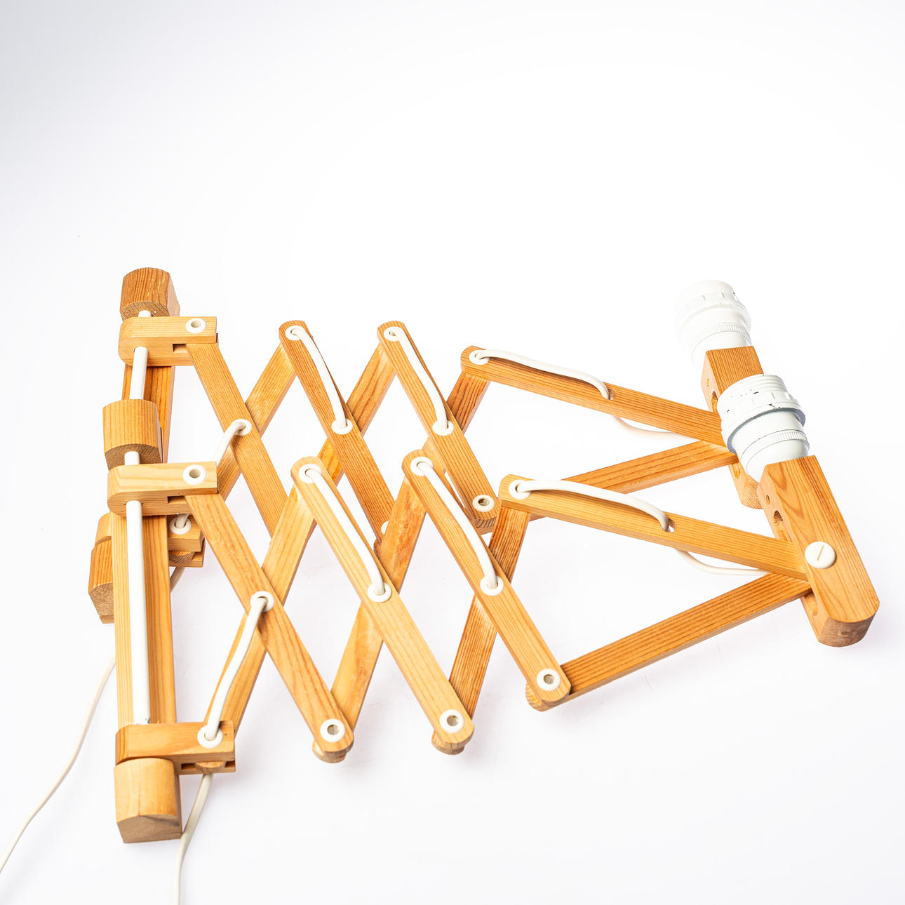 VÆGLAMPER, et par såkaldte Sakselampe, IKEA.