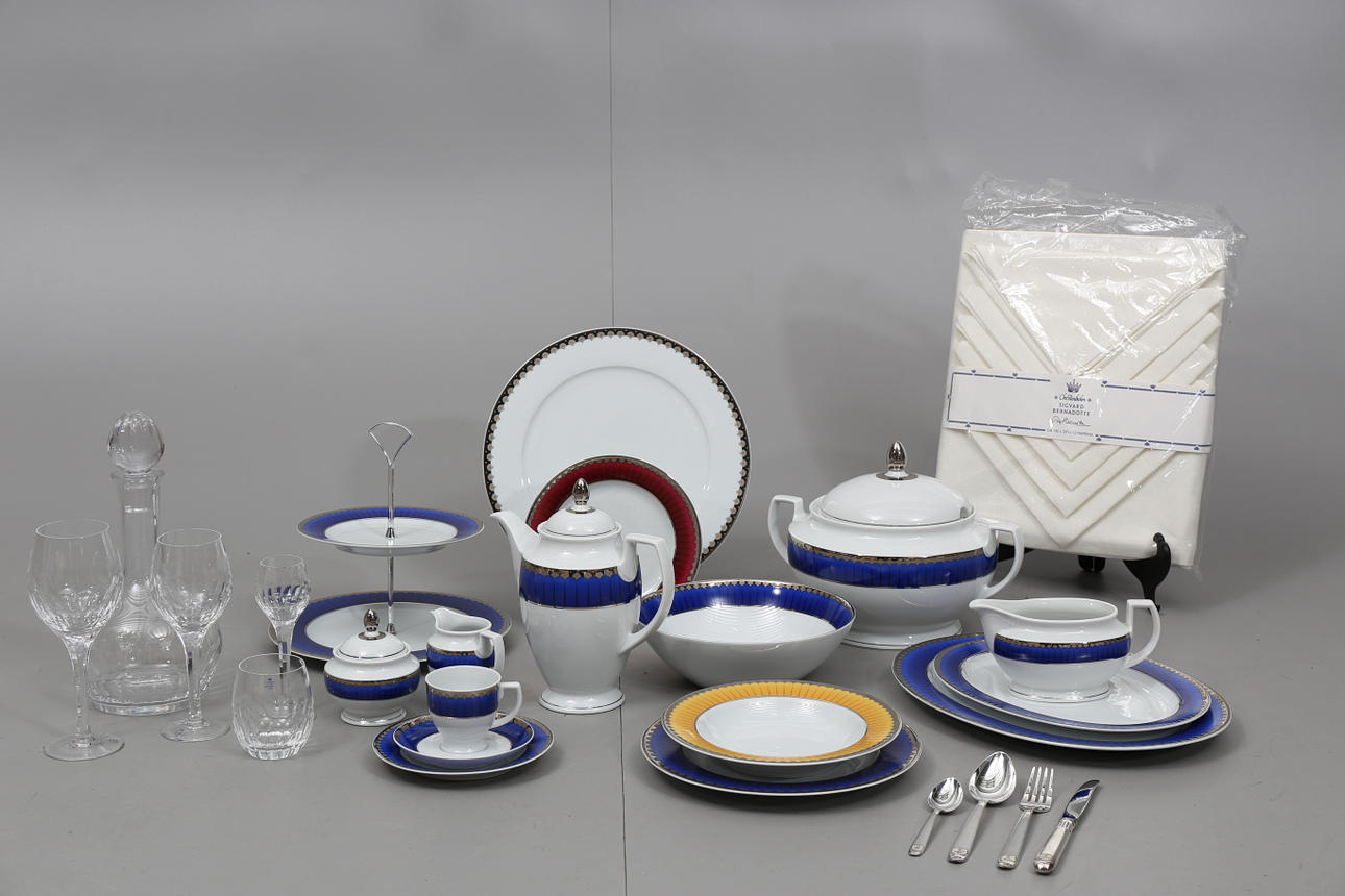 MAT, KAFFE, KRISTALL OCH BESTICKSSERVIS, porslin, 191 delar, "Millenium-servis Marianne", design Sigvard Bernadotte.
