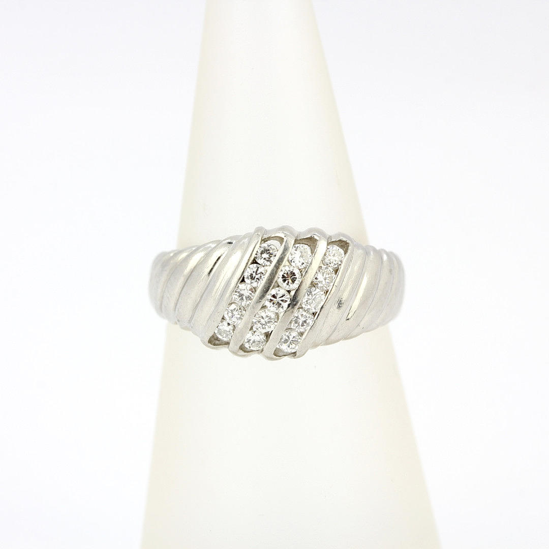 JAPANSK 900 PLATINA DIAMANT-RING.