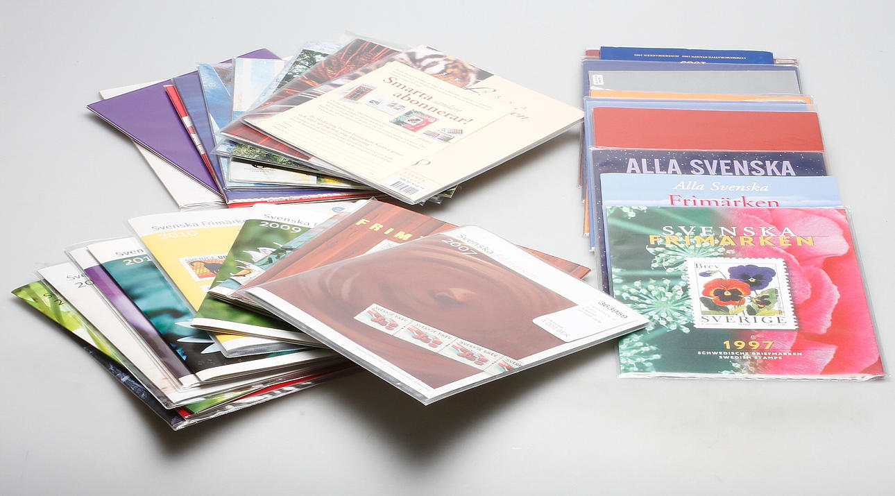 FRIMÄRKEN, 35 st, bl.a. Årssatser, nominellt värde.