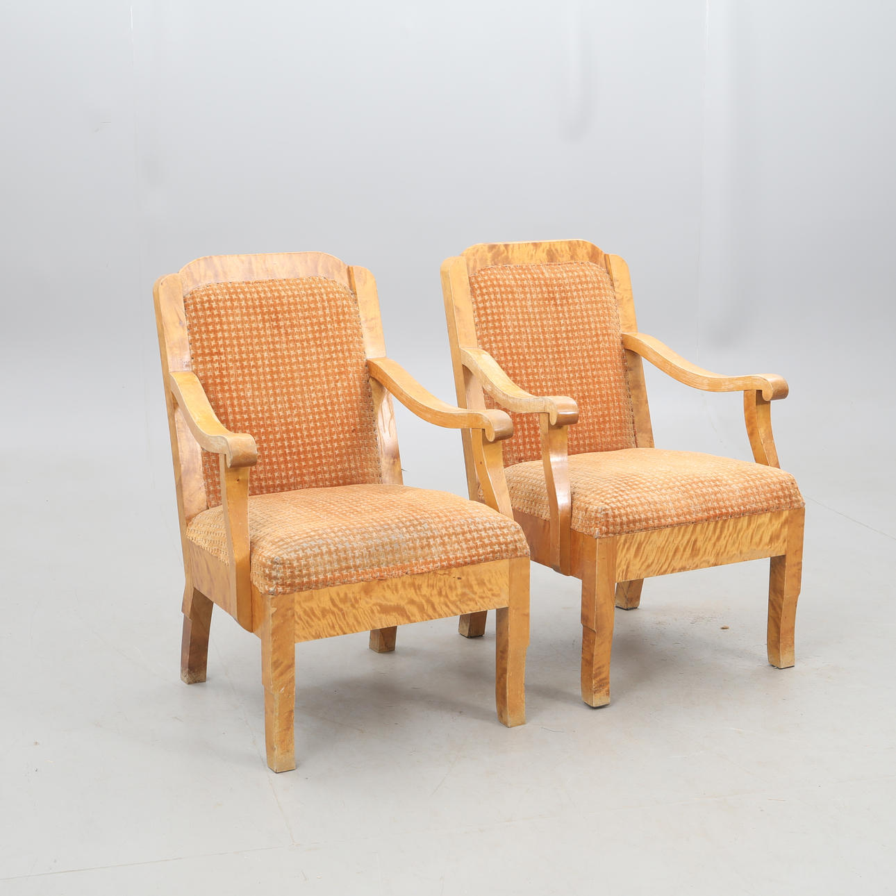 Ein Paar Jugendstil-Sessel.