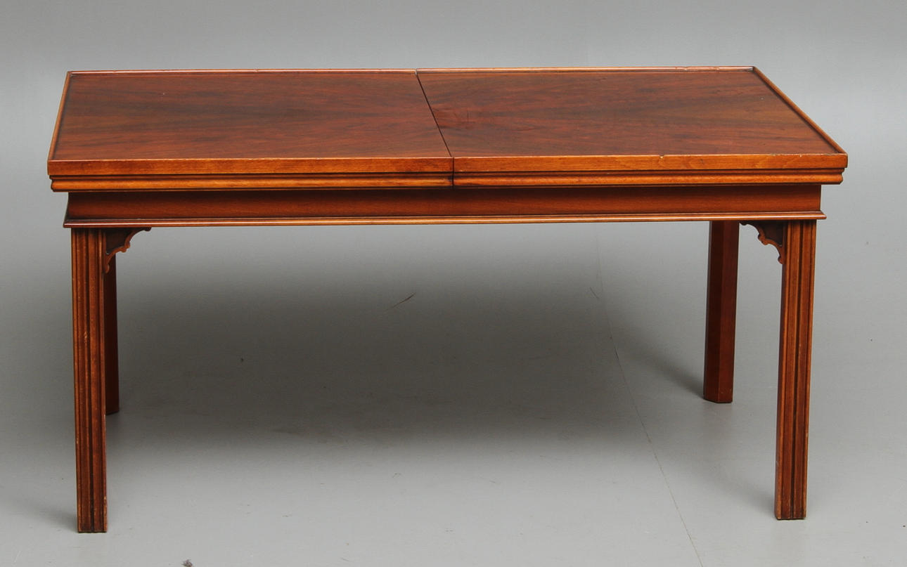 SOFFBORD, med utdragbara skivor, 1900-talets andra hälft.