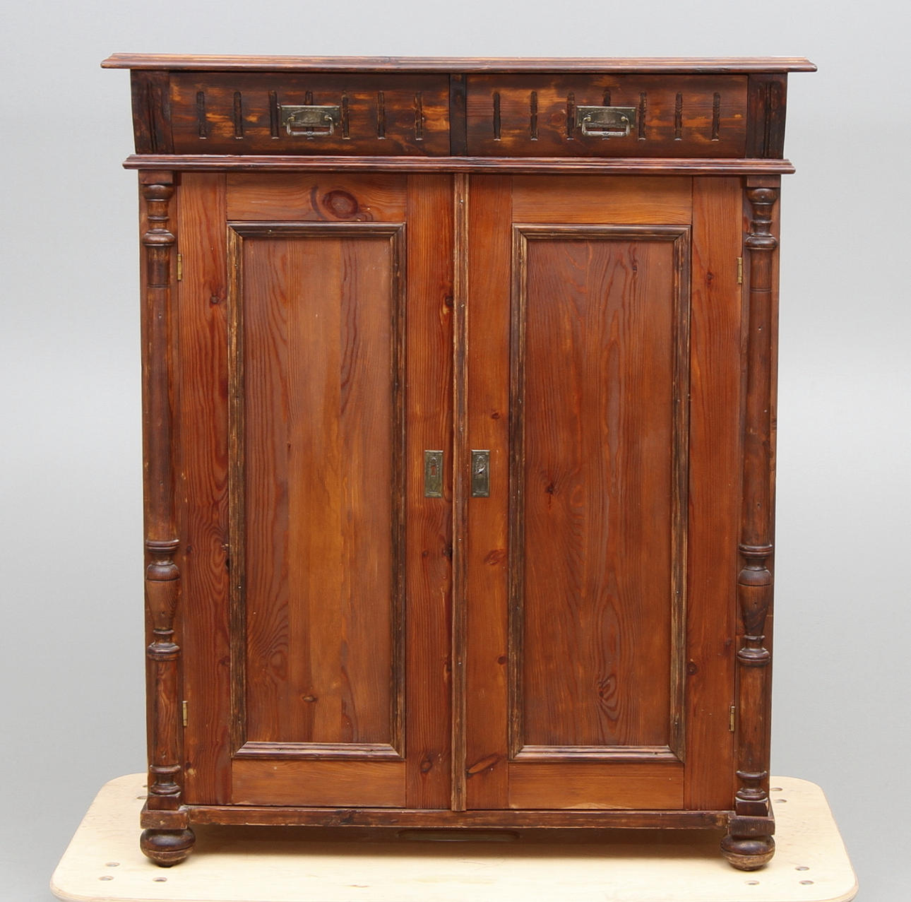 SKÄNK, nyrenässans, 18/1900-tal.