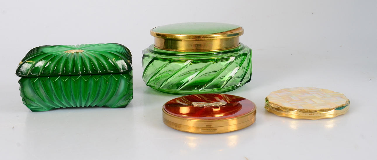 PARTI TOALETTACCESSOARER, 4-delar.