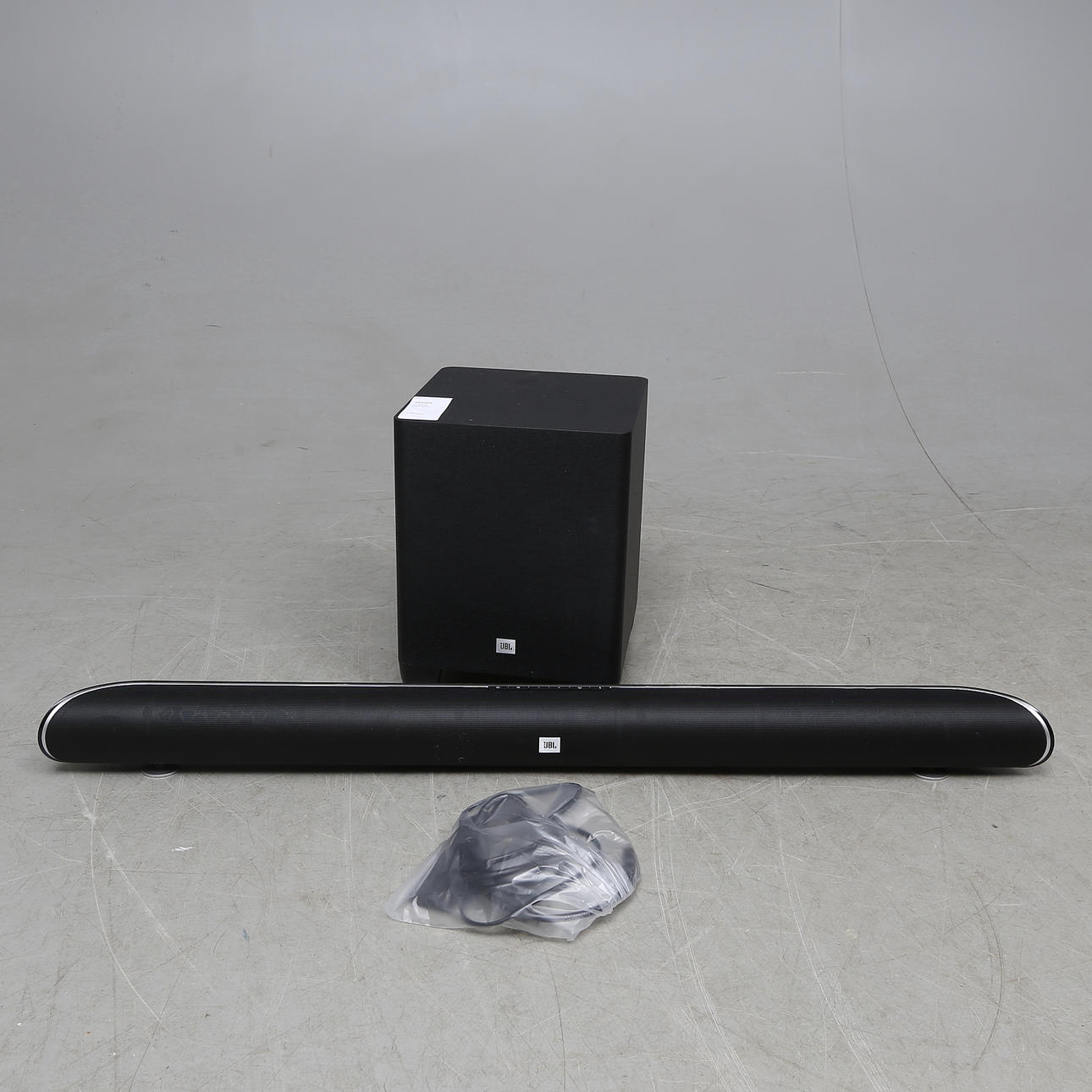 SOUNDBAR med BAS, JBL. Cinema SB350, 2015.