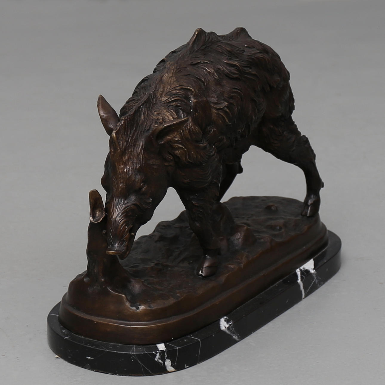 OIDENTIFIERAD KONSTNÄR. Skulptur, vildsvin, brons. 1900-talets andra hälft.