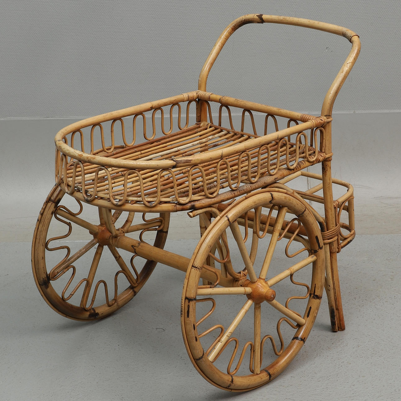 SERVERINGSVAGN, bambu & rotting, 1900-tal.