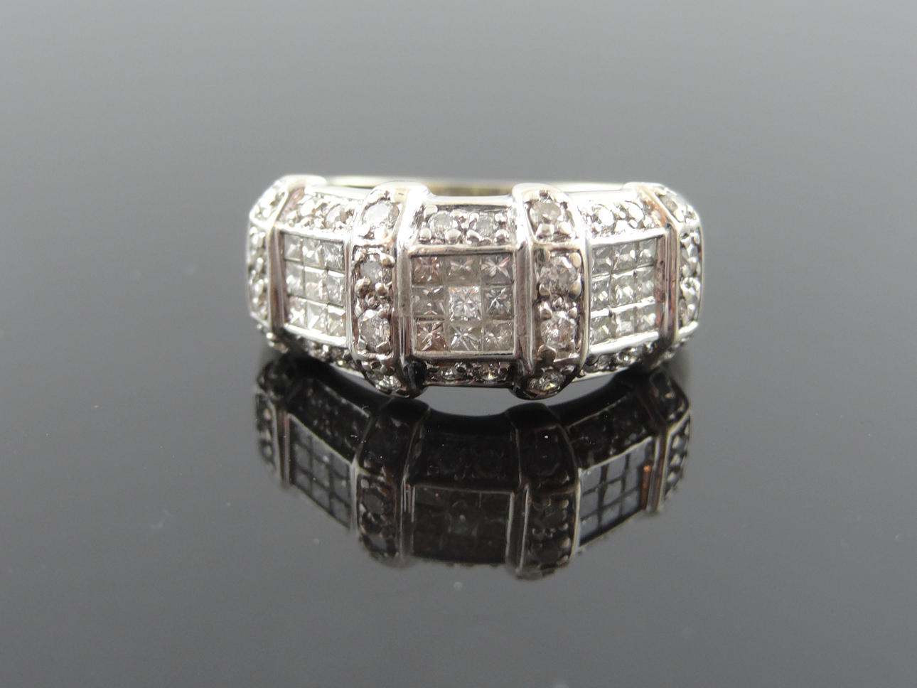 EXKLUSIV DESIGN diamantring 1,00cts.